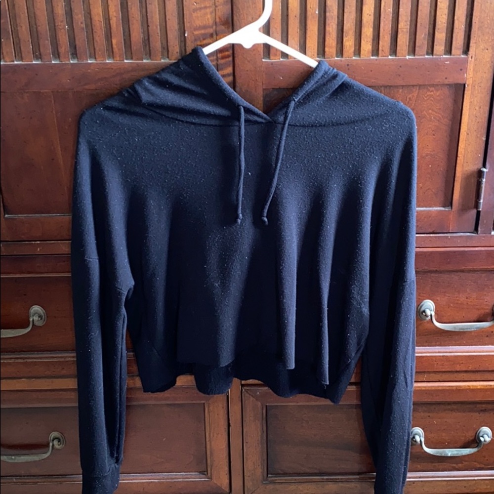 Crop long sleeve top